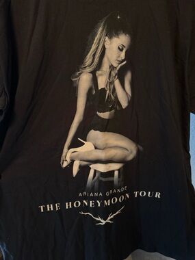 Ariana Grande The Honeymoon Tour 2015 Black Graphic Tee